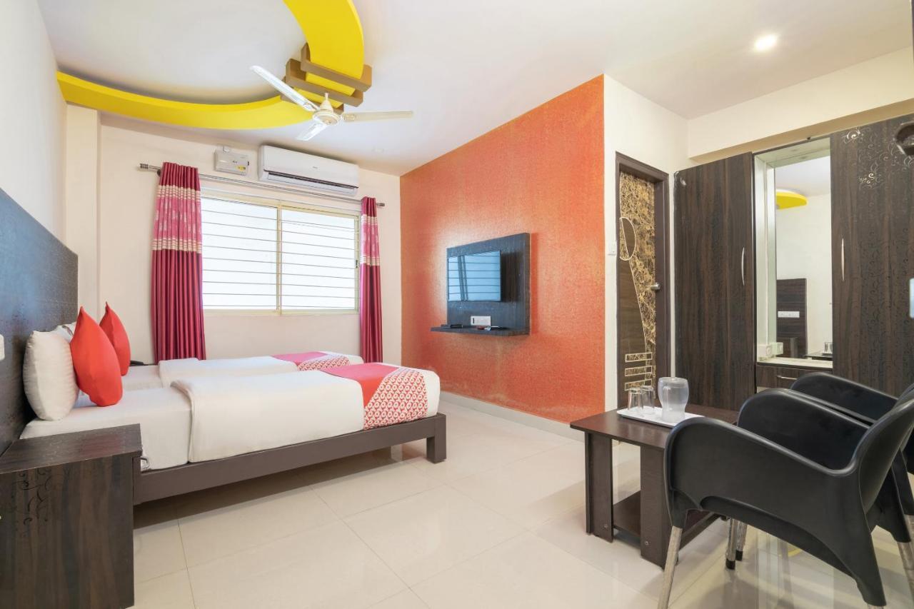 Oyo 13594 Mathrushree Residency Hotell Bangalore Exteriör bild