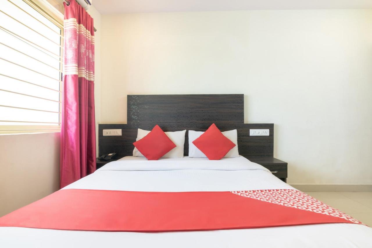 Oyo 13594 Mathrushree Residency Hotell Bangalore Exteriör bild