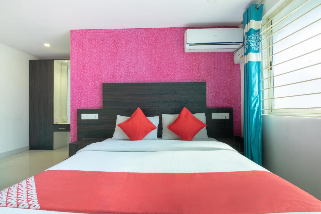 Oyo 13594 Mathrushree Residency Hotell Bangalore Exteriör bild