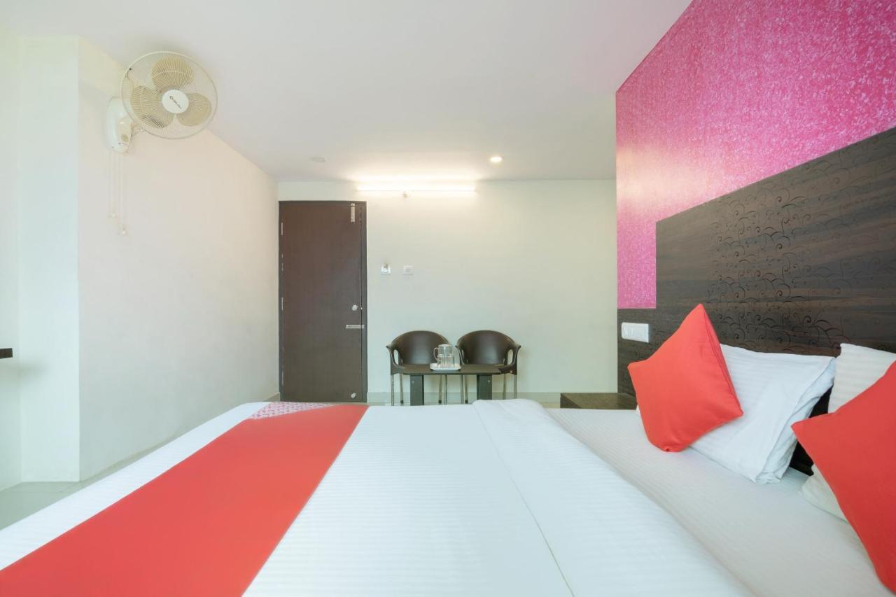 Oyo 13594 Mathrushree Residency Hotell Bangalore Exteriör bild